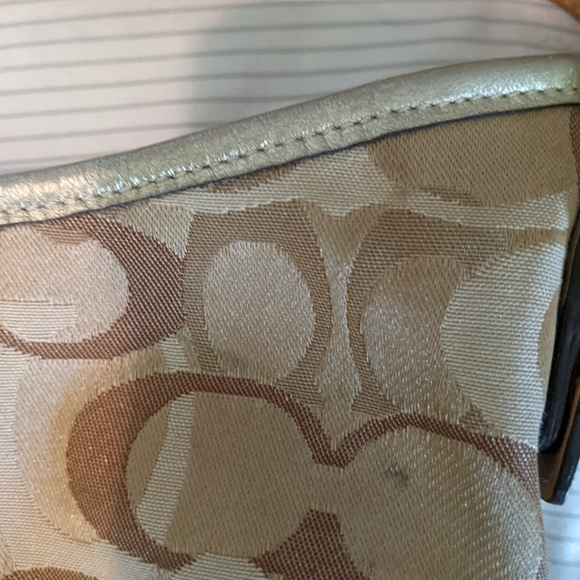 Coach purse - Picture 3 of 7